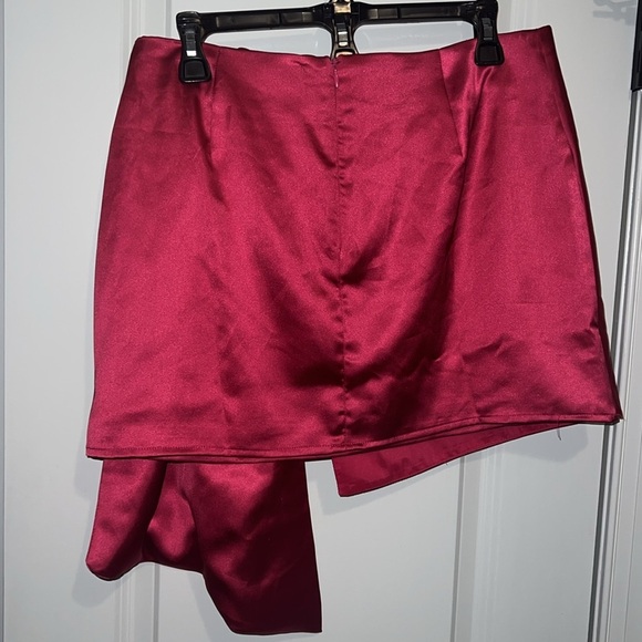 Skylar Rose NWT Asymmetrical Ruched Side Satin Mini Skirt Pink Women's Large - Picture 2 of 8